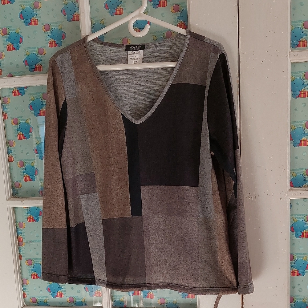 DeVia Collection Patchwork Long Sleeve Top Size Medium
